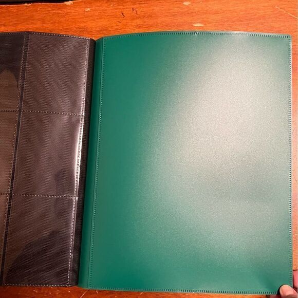 NEW Cardguard Card Folio Holds 360 Trading Cards, Rigid Cover w/ Elastic Closure - Picture 3 of 7